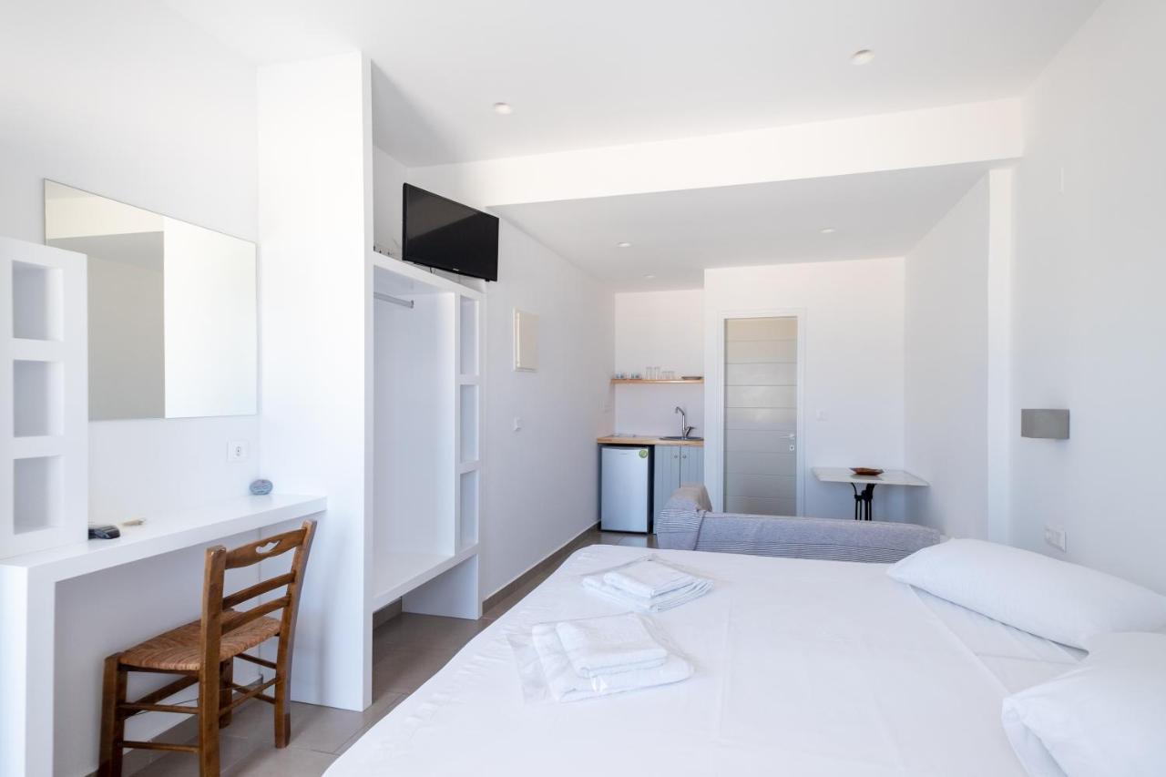 Lorenzo Studios And Suites Paros Zambujeira do Mar Dış mekan fotoğraf
